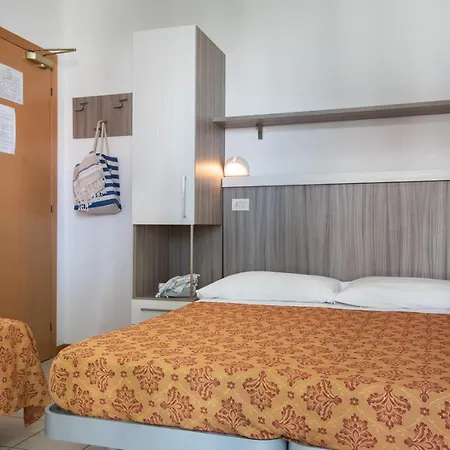 Otel Hotel Consul Dipendenza La Plata Con Piscina