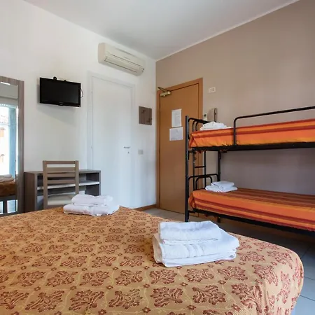 Otel Hotel Consul Dipendenza La Plata Con Piscina Riccione