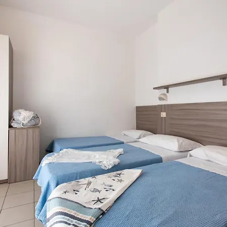Hotel Consul Dipendenza La Plata Con Piscina 2* Riccione