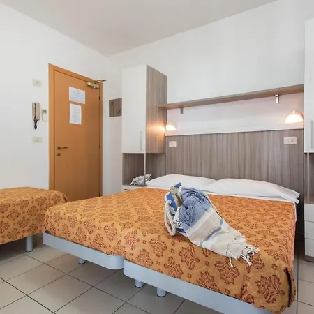 Hotel Consul Dipendenza La Plata Con Piscina Otel
