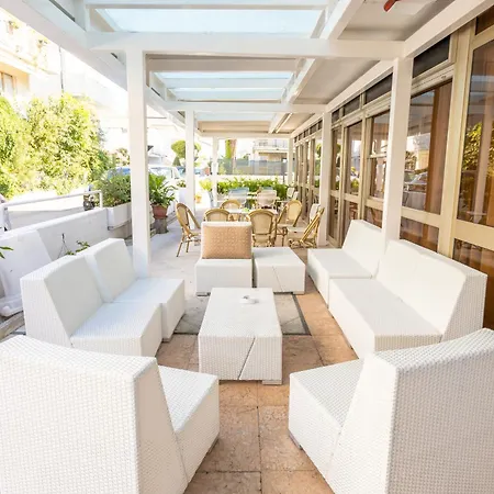 Hotel Consul Dipendenza La Plata Con Piscina Riccione