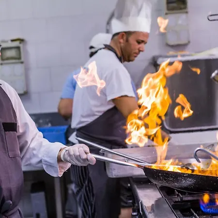 Szálloda Consul Dipendenza 